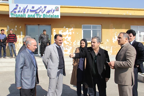 در بازدید از مجموعه  شرکت انبارهای عمومی و خدمات گمرکی غرب مورد تاکید قرار گرفت؛ بهبود و توسعه همکاری‌های گمرک و شرکت