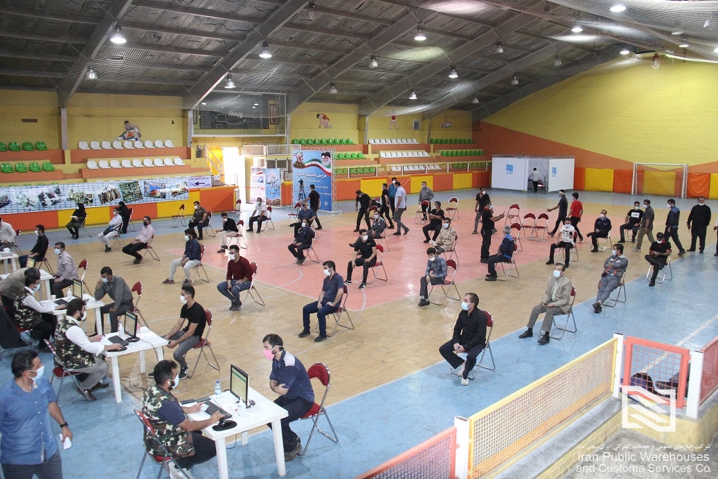 بازدید برخی از مسئولان کشوری از طرح واکسیناسیون شهید سلیمانی در شرکت انبارهای عمومی و خدمات گمرکی غرب