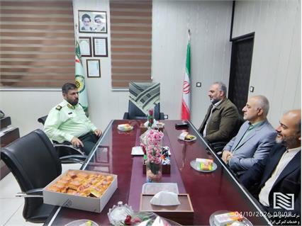 دیدار مدیرعامل شرکت انبارهای عمومی و خدمات گمرکی غرب با فرماندهي کلانتری ۱۷۹ خلیج فارس به مناسبت هفته نیروی انتظامی 7
